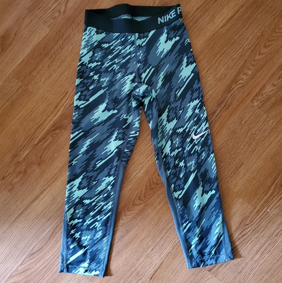 Nike pro dri fit cropped leggings - Picture 2 of 5